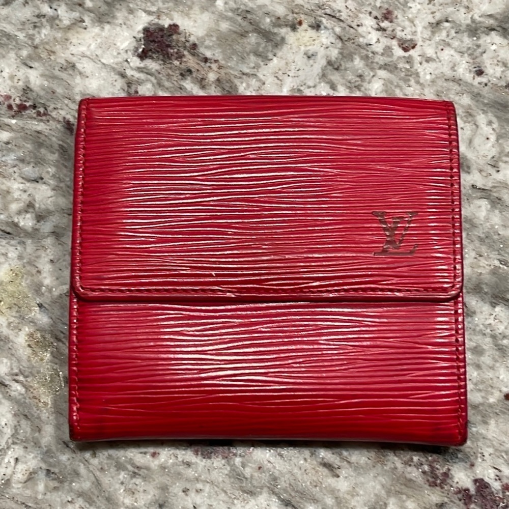 Louis Vuitton Epi leather wallet